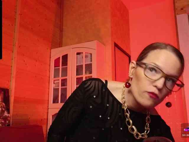 Findom_Lady_Shine webcam