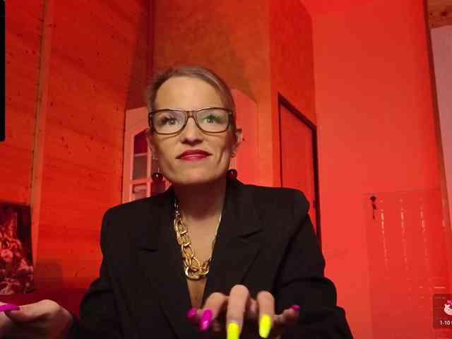 Findom_Lady_Shine webcam