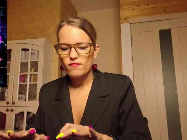 Findom_Lady_Shine webcam