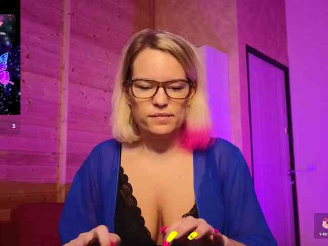 Findom_Lady_Shine webcam