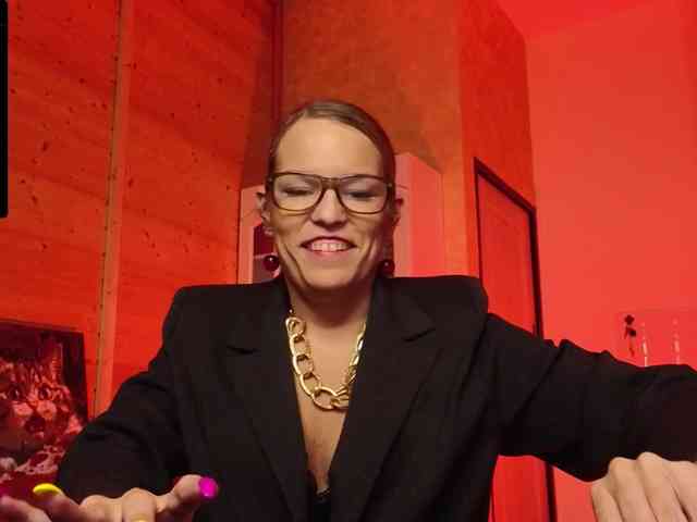 Findom_Lady_Shine webcam