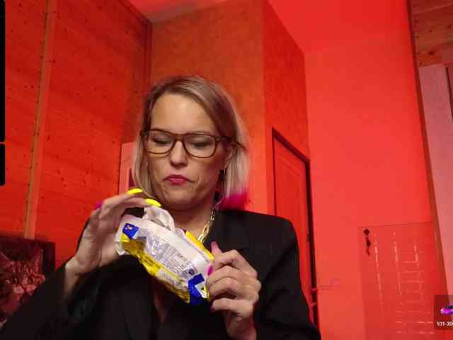 Findom_Lady_Shine webcam