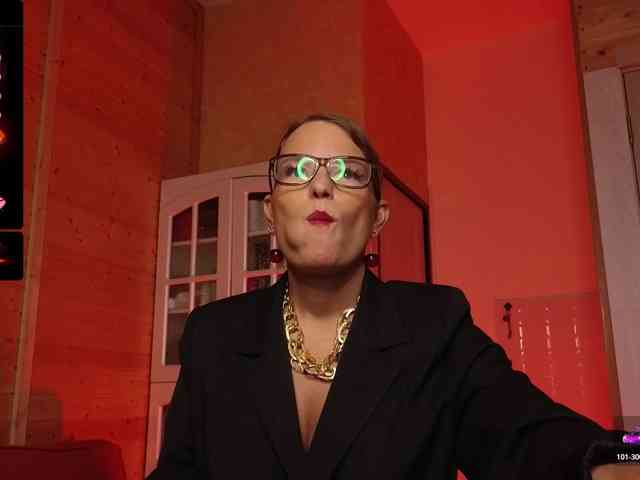 Findom_Lady_Shine webcam