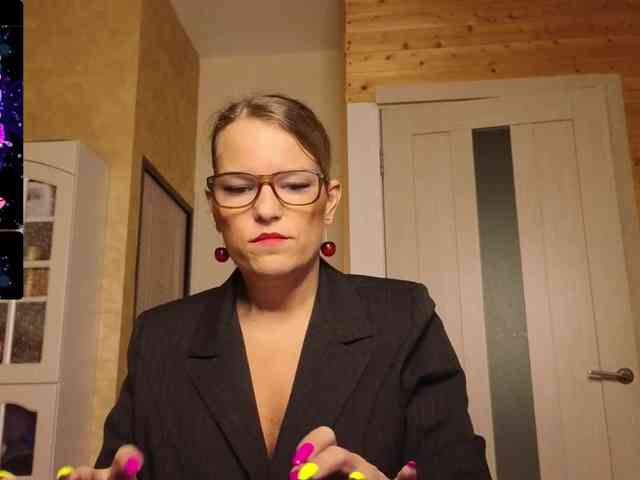 Findom_Lady_Shine webcam