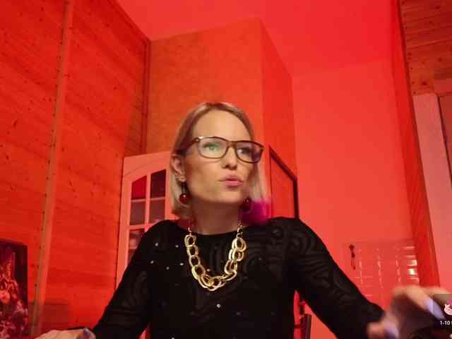 Findom_Lady_Shine webcam