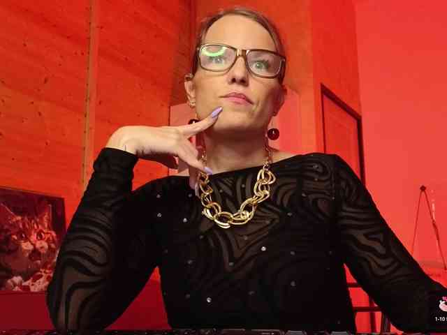 Findom_Lady_Shine webcam