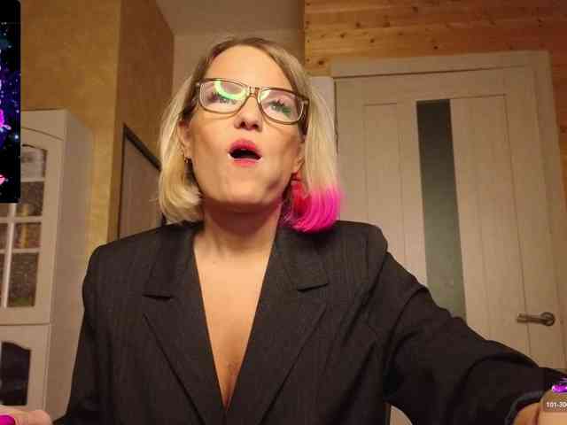 Findom_Lady_Shine webcam
