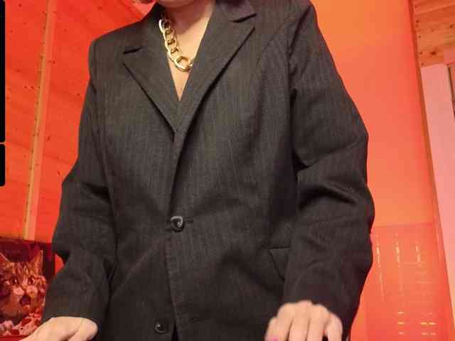 Findom_Lady_Shine webcam