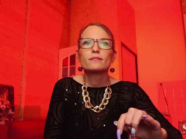 Findom_Lady_Shine webcam