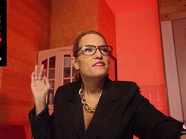 Findom_Lady_Shine webcam