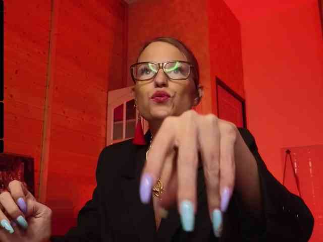 Findom_Lady_Shine webcam