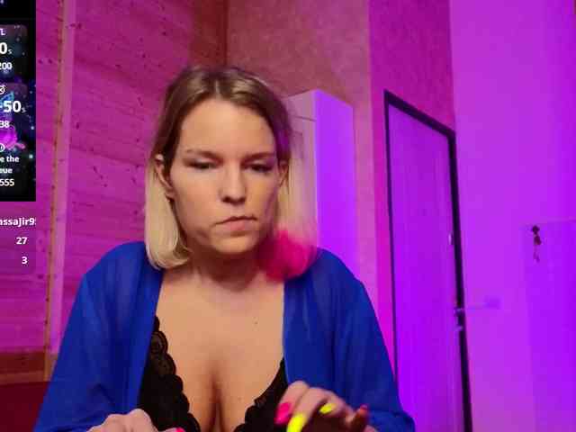 Findom_Lady_Shine webcam