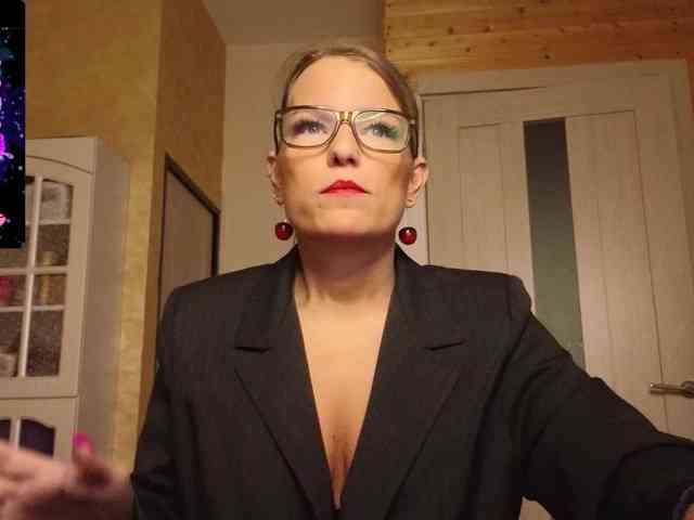 Findom_Lady_Shine webcam