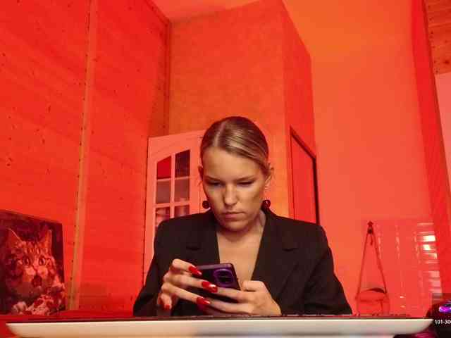 Findom_Lady_Shine webcam