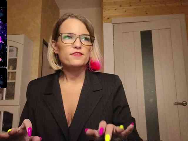 Findom_Lady_Shine webcam