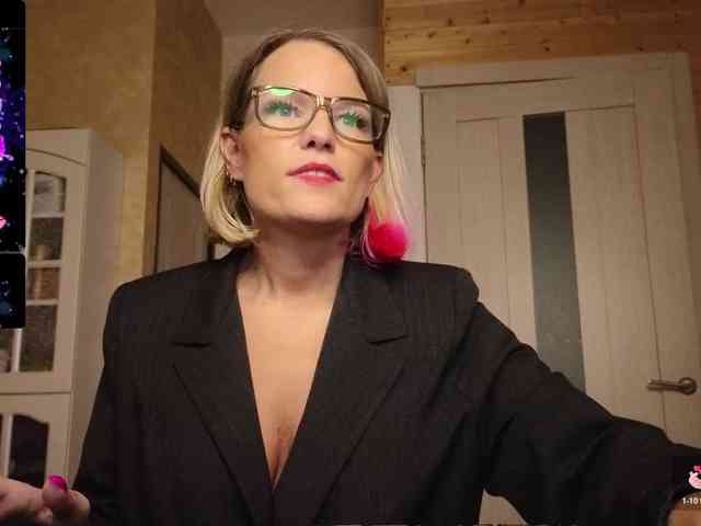 Findom_Lady_Shine webcam