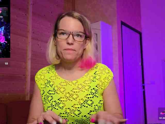 Findom_Lady_Shine webcam