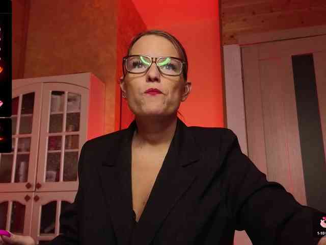 Findom_Lady_Shine webcam