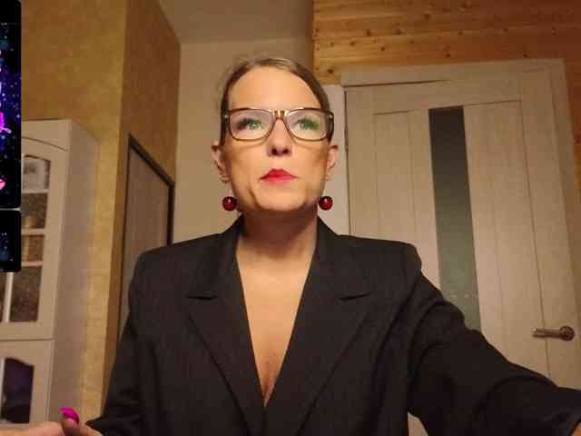 Findom_Lady_Shine webcam