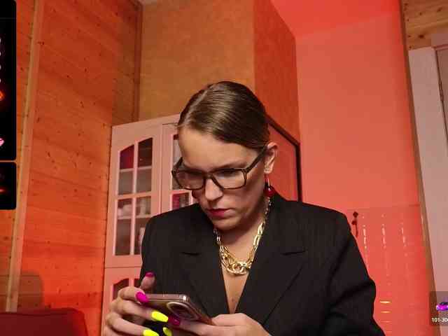 Findom_Lady_Shine webcam