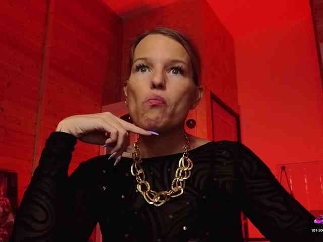 sweeteve050 Live Webcam on BongaCams