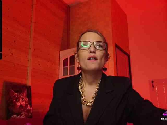 Findom_Lady_Shine webcam