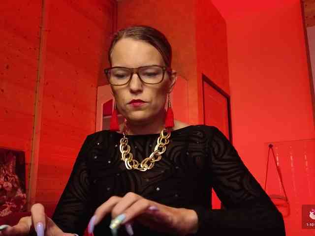 Findom_Lady_Shine webcam