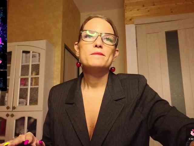Findom_Lady_Shine webcam