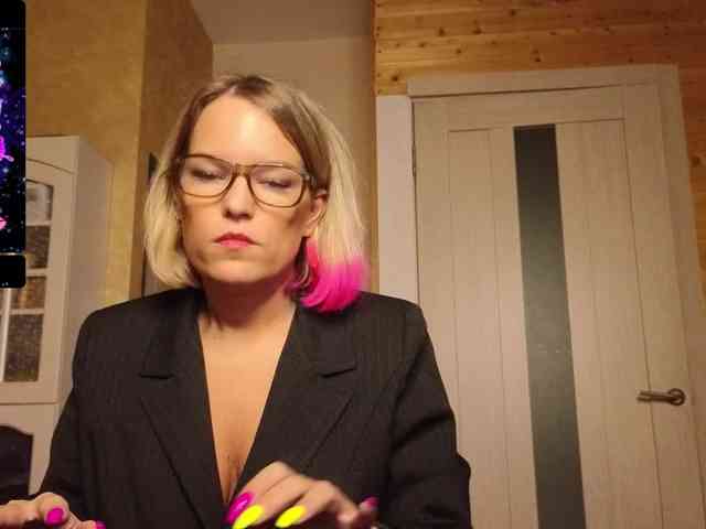 Findom_Lady_Shine webcam