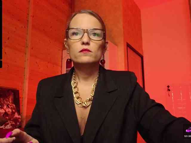 Findom_Lady_Shine webcam