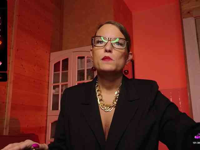 Findom_Lady_Shine webcam