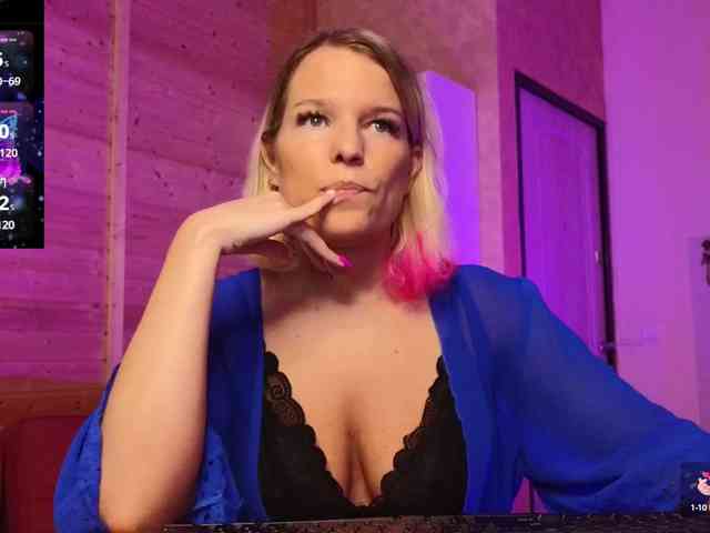 Findom_Lady_Shine webcam