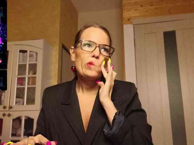 Findom_Lady_Shine webcam