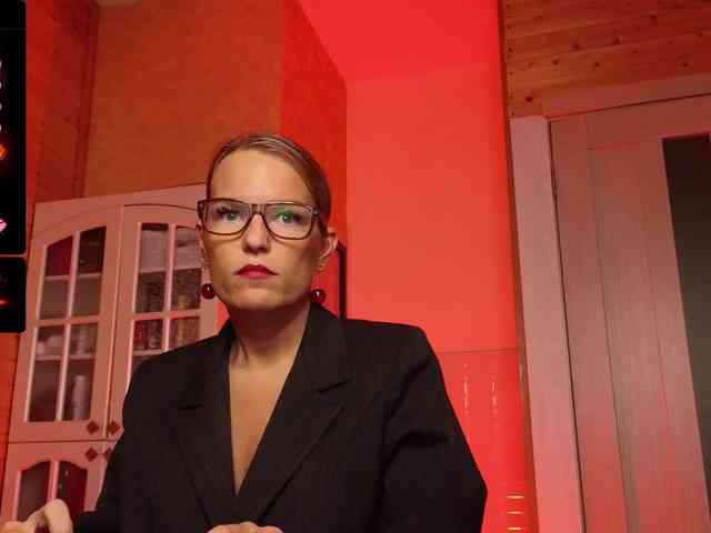 Findom_Lady_Shine webcam