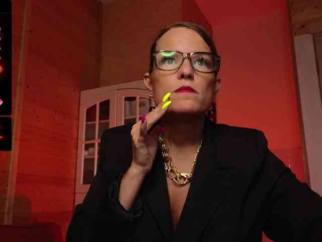 Findom_Lady_Shine webcam