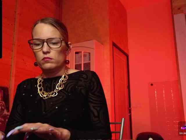 Findom_Lady_Shine webcam