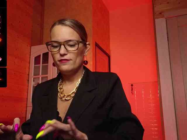 Findom_Lady_Shine webcam