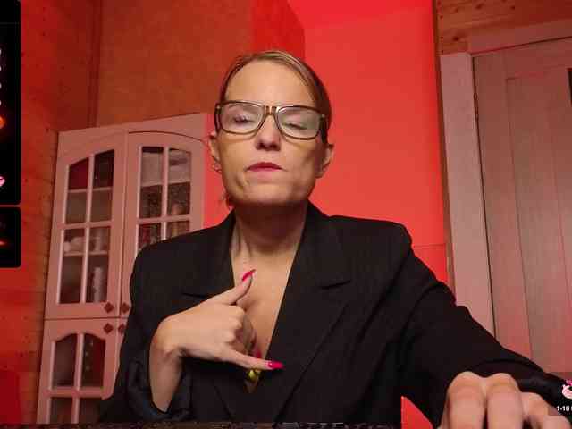 Findom_Lady_Shine webcam