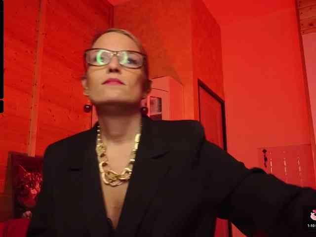 Findom_Lady_Shine webcam