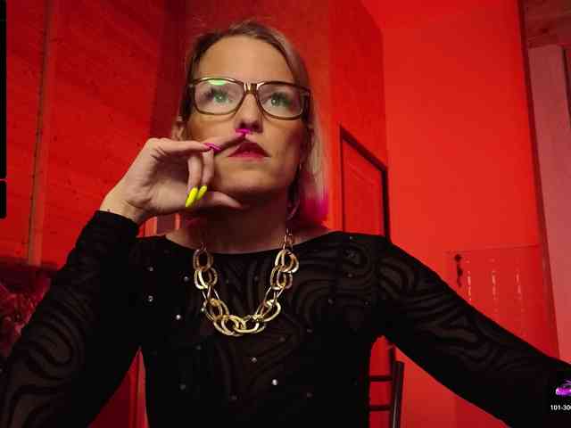 Findom_Lady_Shine webcam