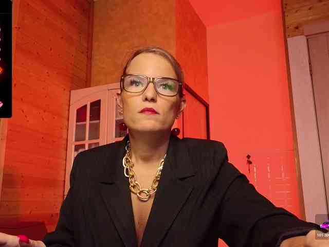 Findom_Lady_Shine webcam