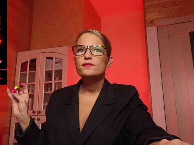 Findom_Lady_Shine webcam