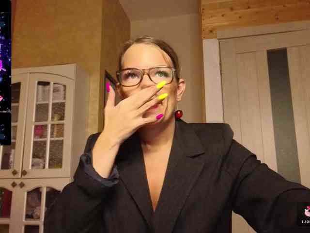 Findom_Lady_Shine webcam