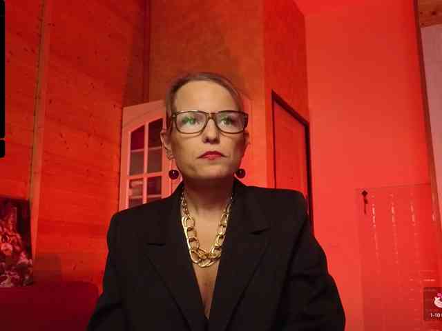 Findom_Lady_Shine webcam