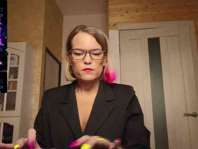 Findom_Lady_Shine webcam