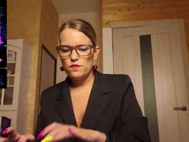Findom_Lady_Shine webcam