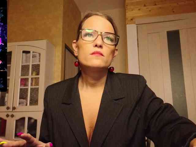 Findom_Lady_Shine webcam
