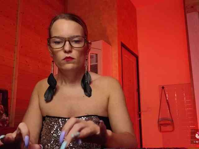 Findom_Lady_Shine webcam