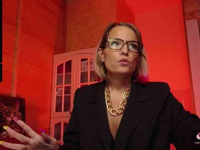 Findom_Lady_Shine webcam