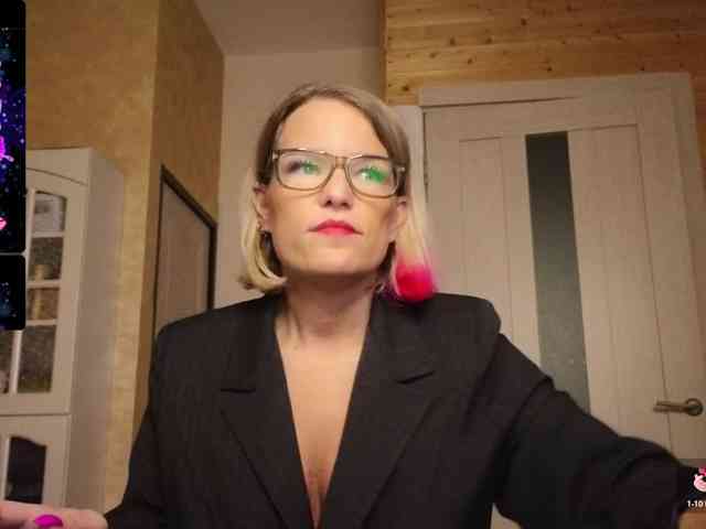Findom_Lady_Shine webcam